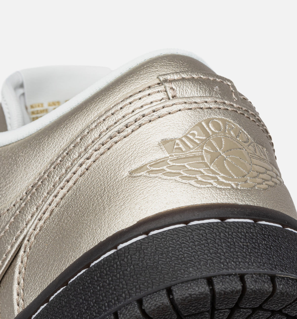 Air Jordan 1 Low SE 金属锂女款休闲鞋 - 金属锂/峰岳白/丝绲棕/金属锂
