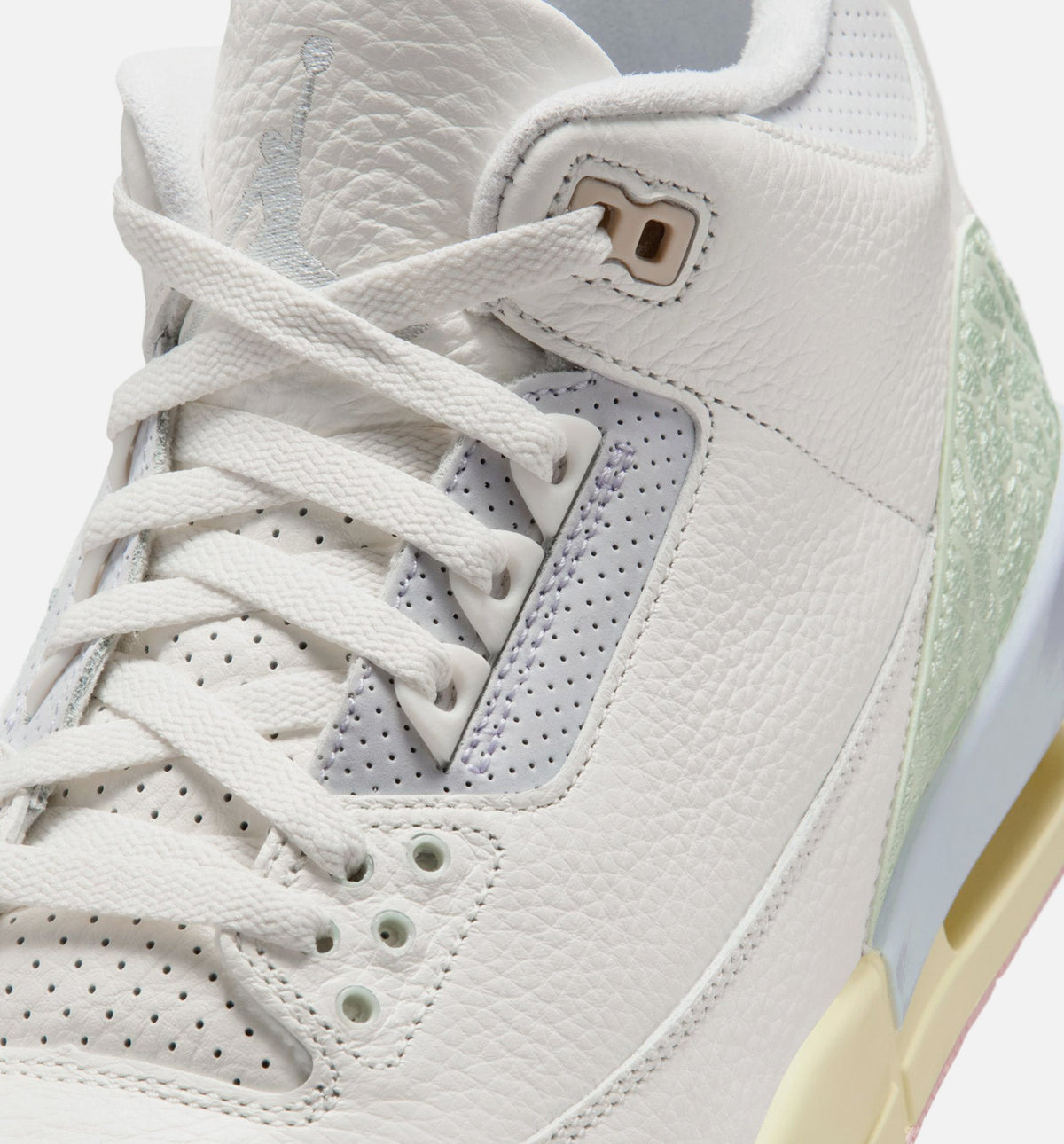 Air Jordan 3 Retro 帆白玉彩男款休闲鞋 - 帆白/玉彩/光晕/冒玄红