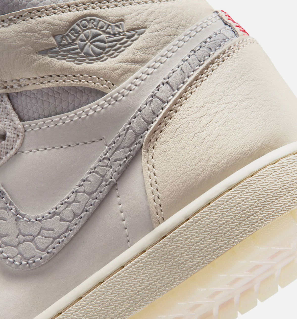Air Jordan 1 Retro High OG 帆白大童款休闲鞋 - 帆白/大学红/淡象牙/椰子奶白/幻影
