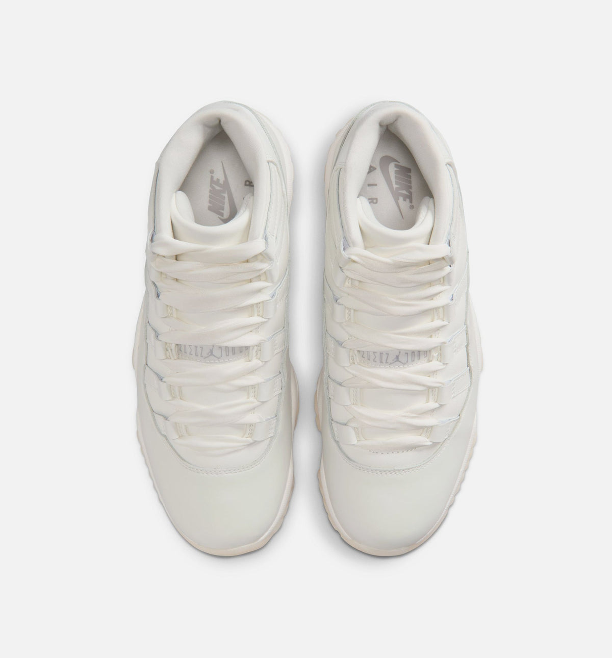 Air Jordan 11 Retro 珍珠女款休闲鞋 - 帆布白/珍珠灰/白/金属银