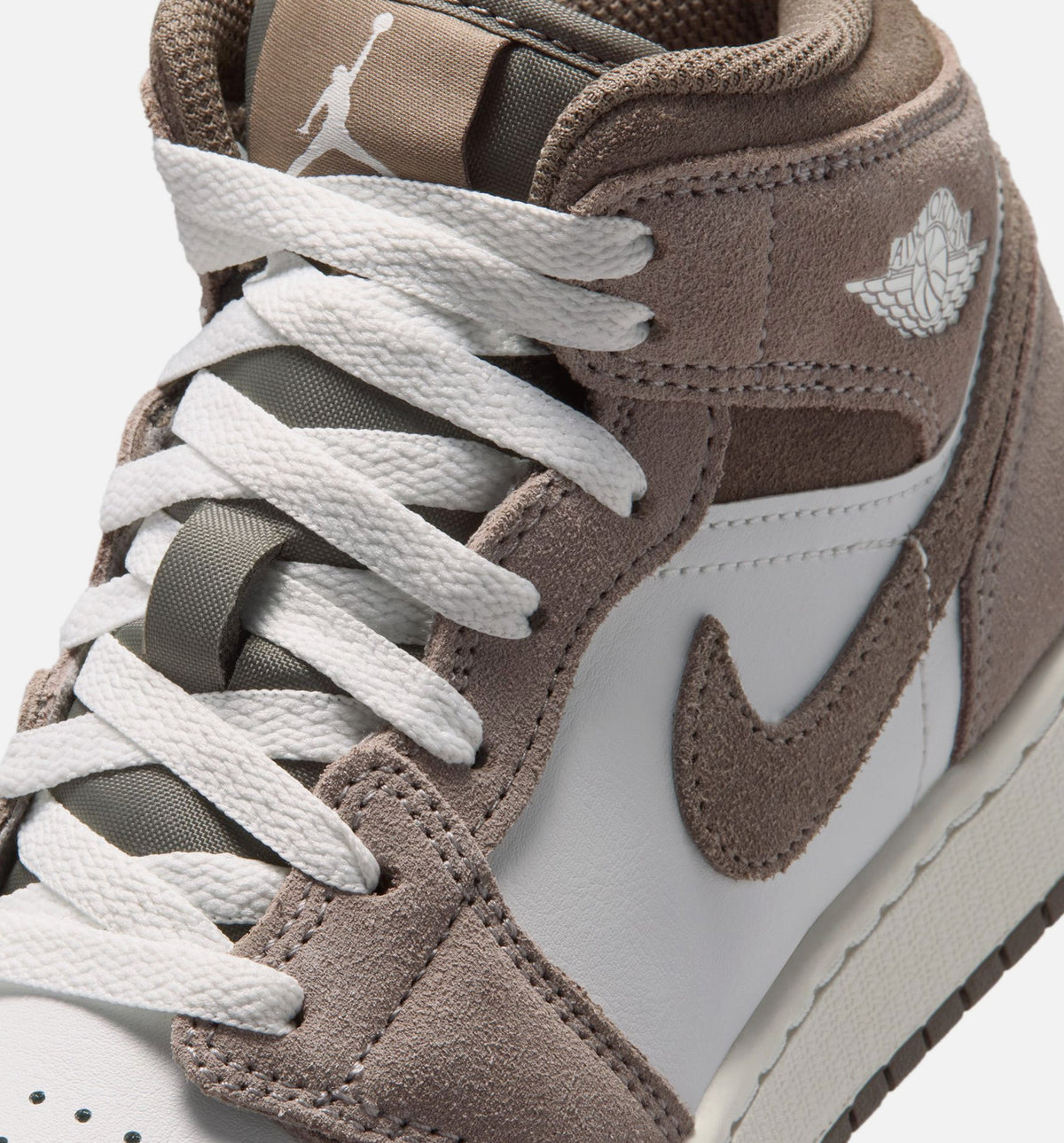 Air Jordan 1 Mid 大童款休闲鞋 - 谜石/橄榄灰/峰白