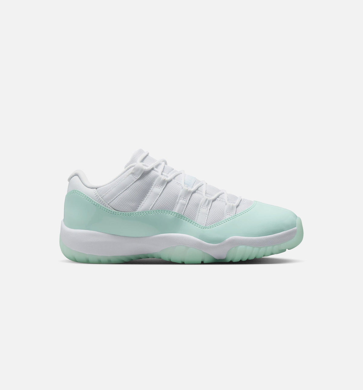 Air Jordan 11 Retro Low Igloo 女款休闲鞋 - 白/冰屋绿