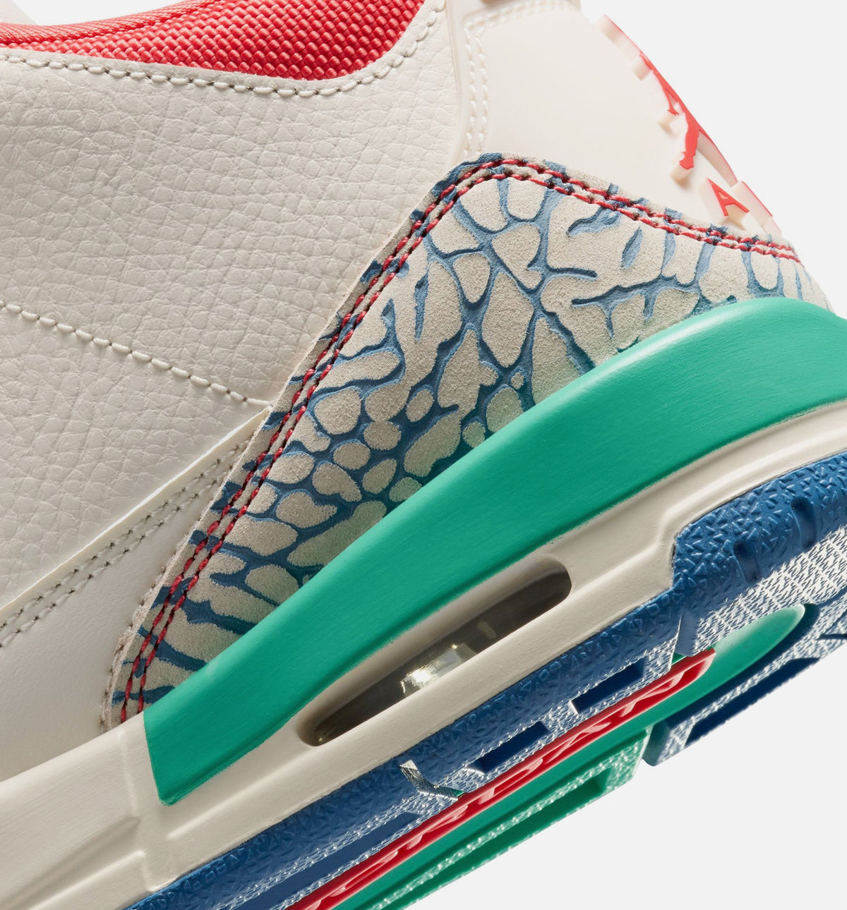 Air Jordan 3 Retro 自由玩耀大童款休闲鞋 - 粉笔/跑道红/真蓝/动能绿