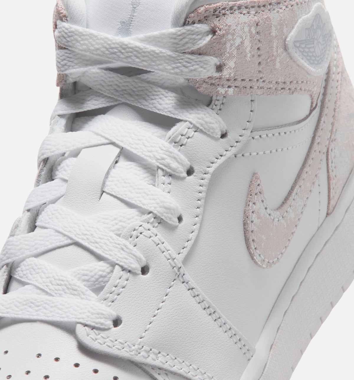 Air Jordan 1 Mid SE 大童款休闲鞋 - 白/原野銀