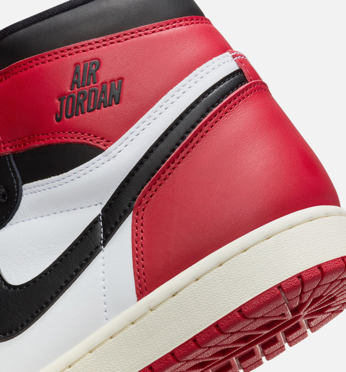 Air Jordan 1 Retro High OG 黑头男款休闲鞋 - 白/黑/大学红/帆白