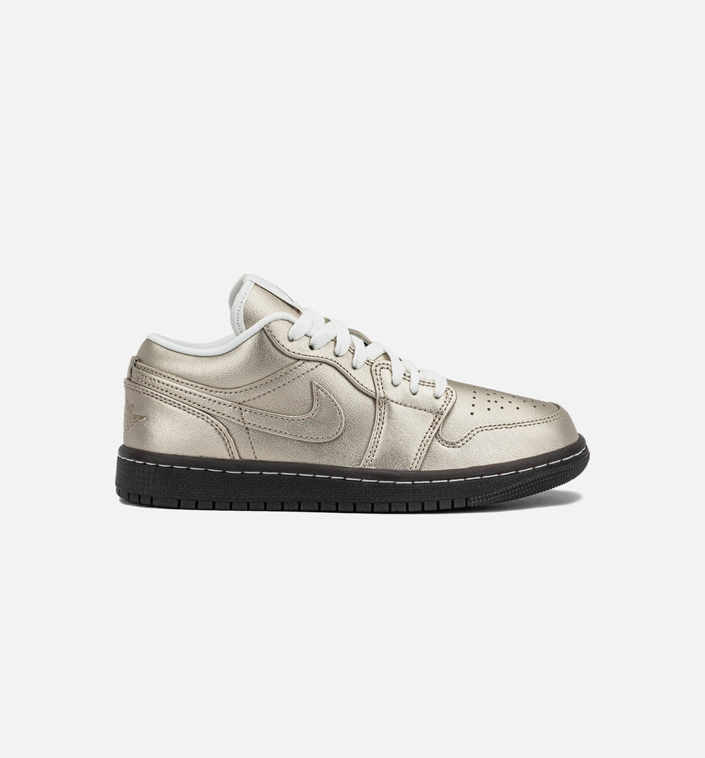 Air Jordan 1 Low SE 金属锂女款休闲鞋 - 金属锂/峰岳白/丝绲棕/金属锂