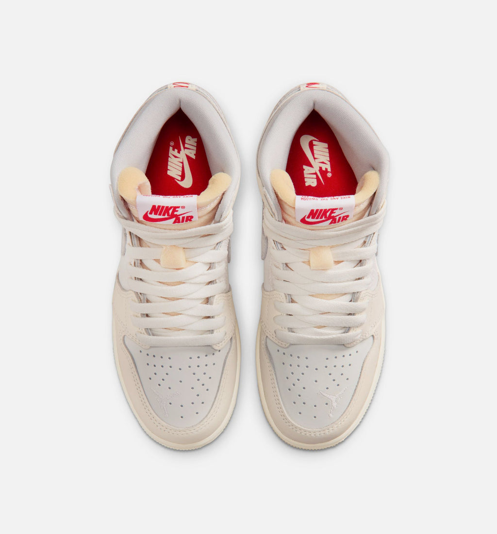 Air Jordan 1 Retro High OG 帆白大童款休闲鞋 - 帆白/大学红/淡象牙/椰子奶白/幻影