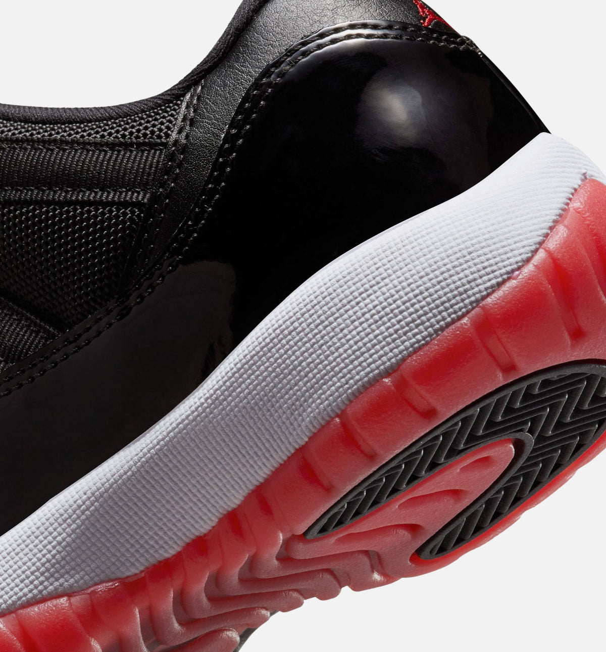 Air Jordan 11 Retro Bred 大童款休闲鞋 - 黑/学院红/白