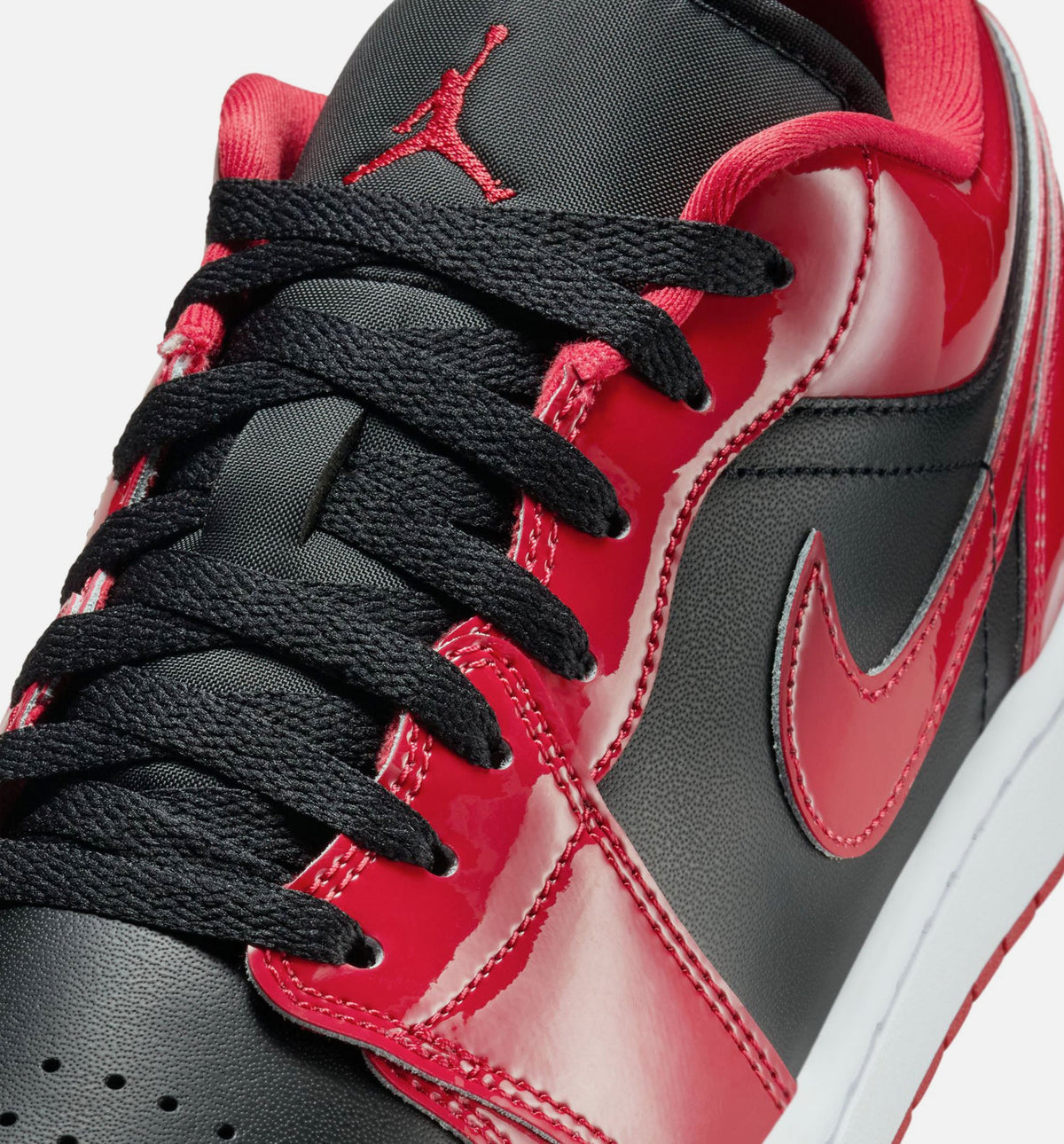 Air Jordan 1 Low SE 男款休闲鞋 - 黑/大学红/白