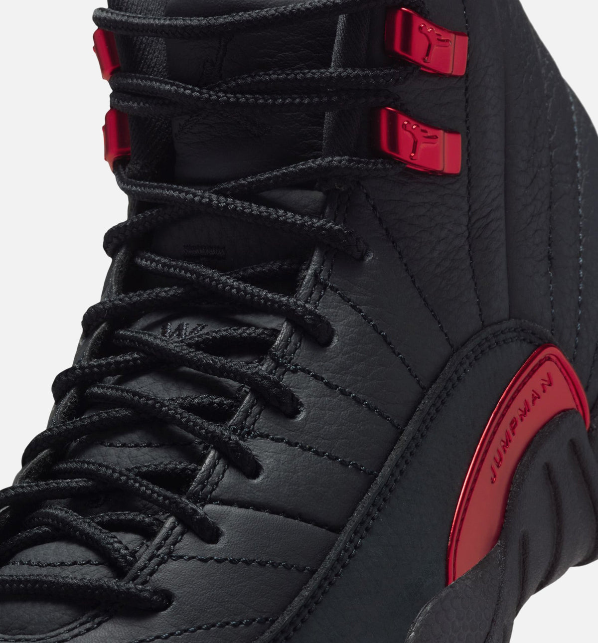 Air Jordan 12 Retro Bloodline 大童款休闲鞋 - 黑/学院红